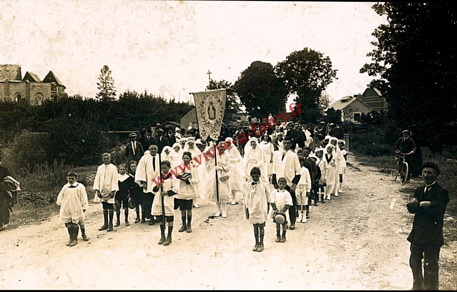 1 monchy lagache procession 1