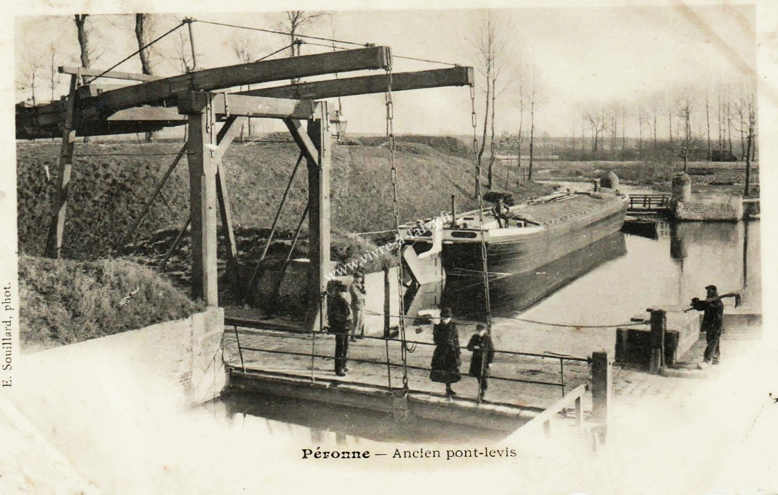 1 peronne ancien pont levis 1