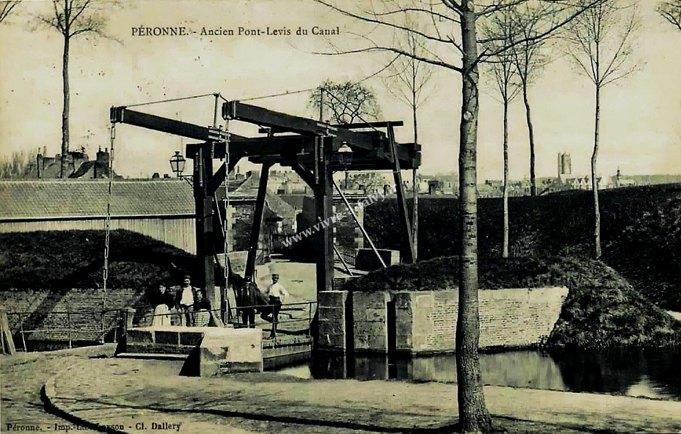 1 peronne ancien pont levis du canal 1