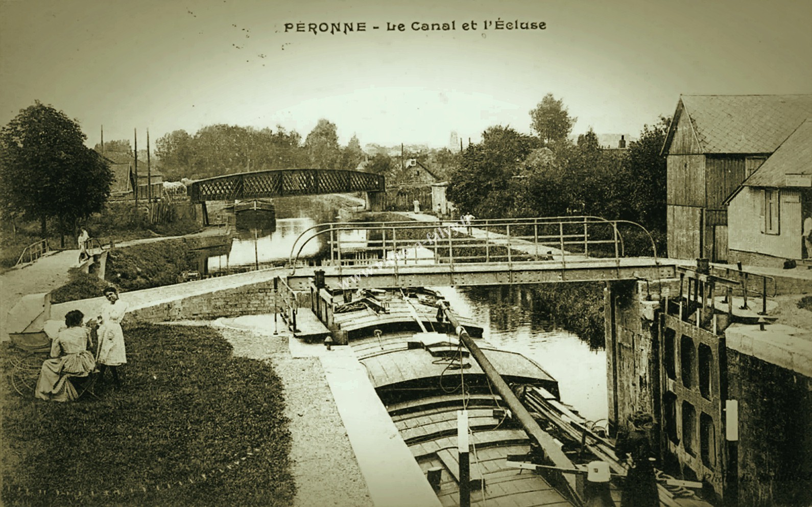 1 peronne le canal l ecluse 1