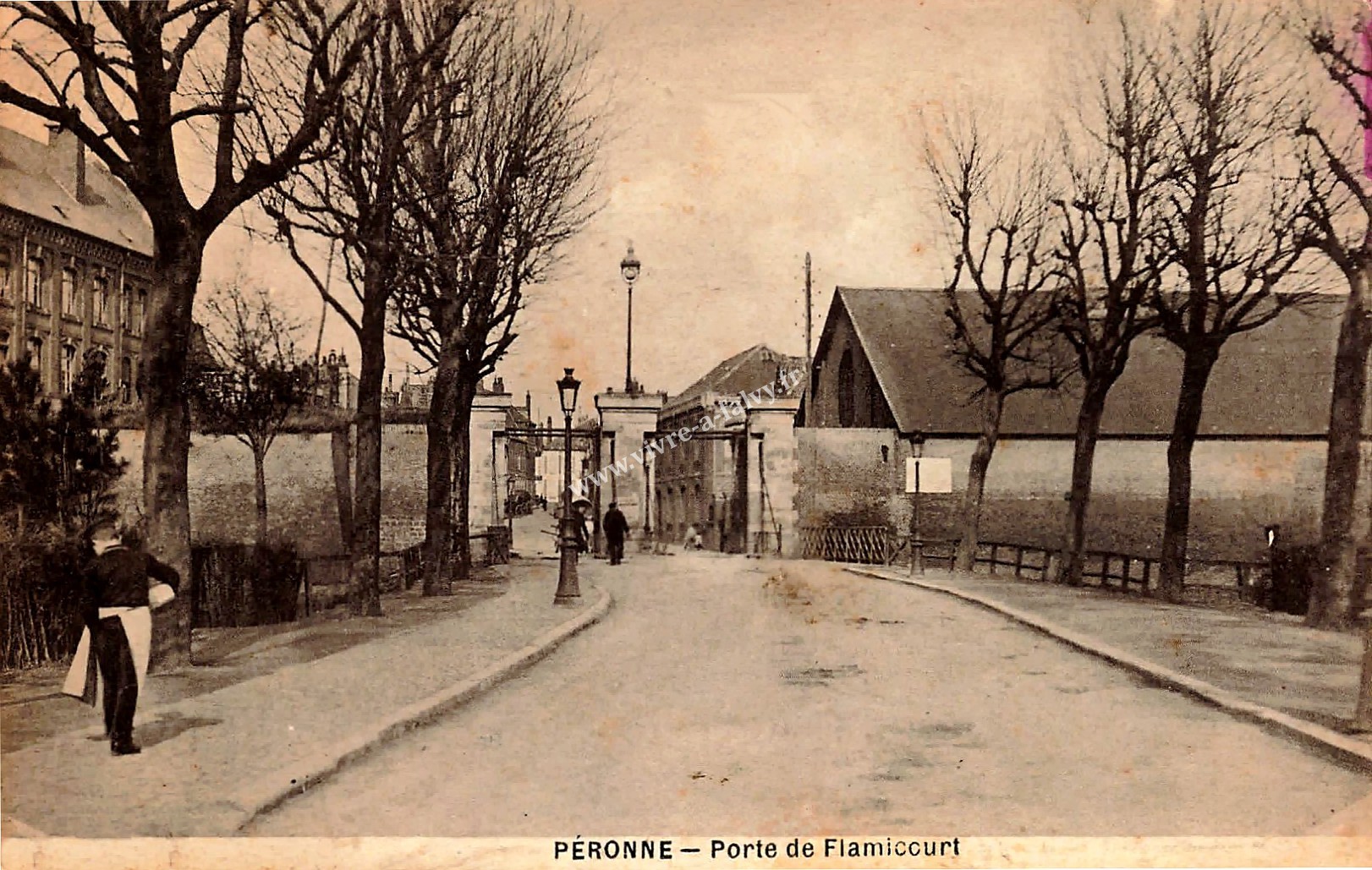 1 peronne porte de flamicourt 26