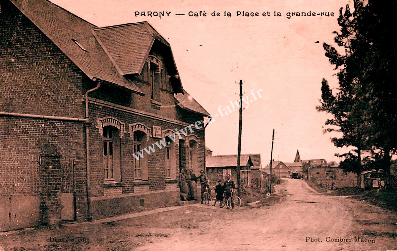 2 pargny cafe de la place et la grande rue