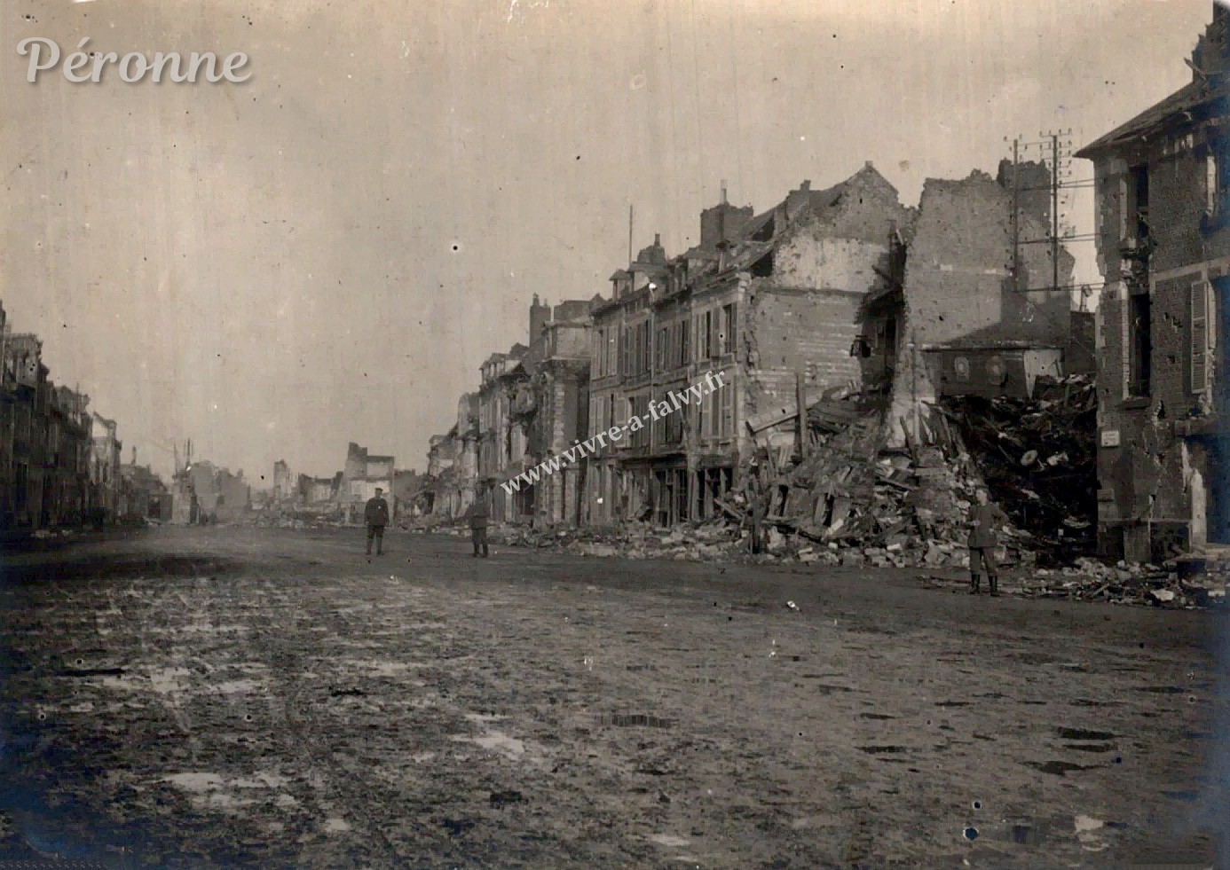 2 peronne 1917 rue en ruines fevrier 1917 1