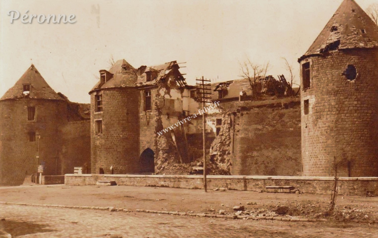 2 peronne chateau ruines photo allemande 1