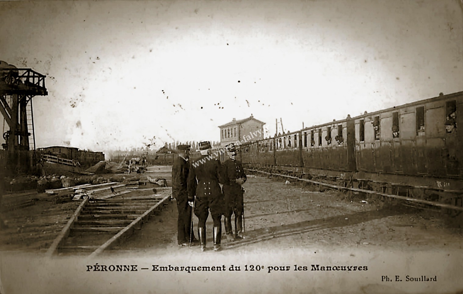 2 peronne embarquement du 120eme pour les manoeuvres 1