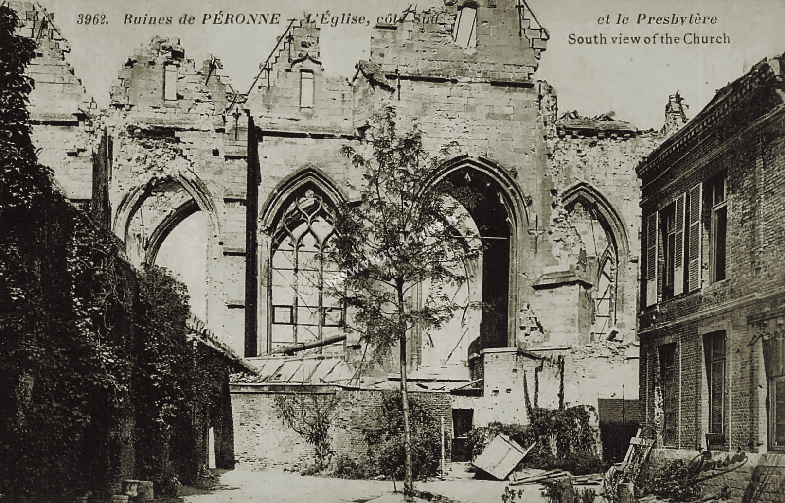 2 peronne l eglise cote sud le presbytere4 1