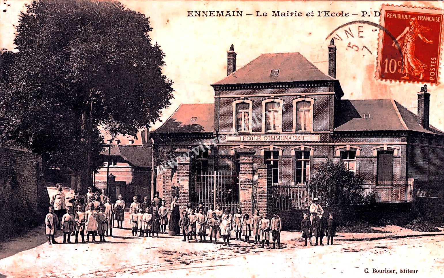 4 ennemain la mairie et l ecole