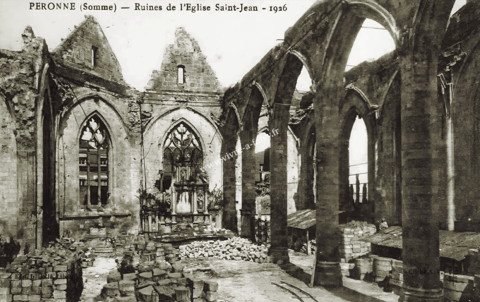 4 peronne 1926 ruines de l eglise saint jean 1